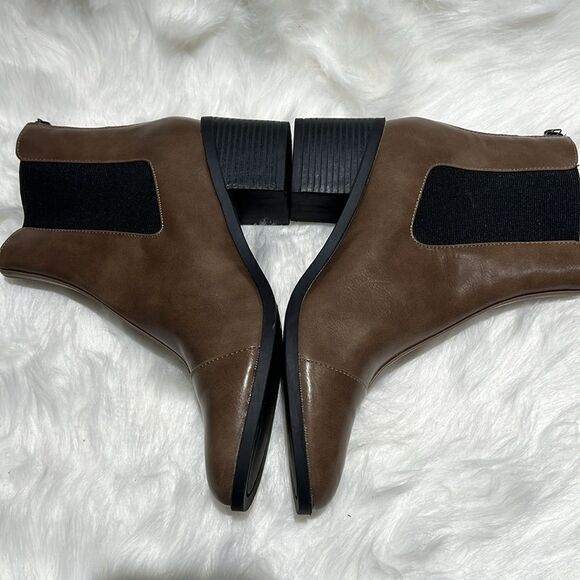 Journee Collection Nigella Chelsea style ankle boots Size 8.5    B84 - Picture 6 of 10